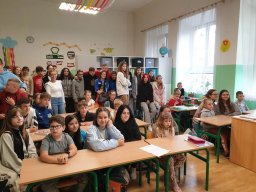 081_varhosszuretiskolalatogatas01