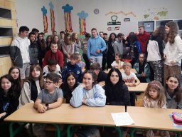 083_varhosszuretiskolalatogatas03